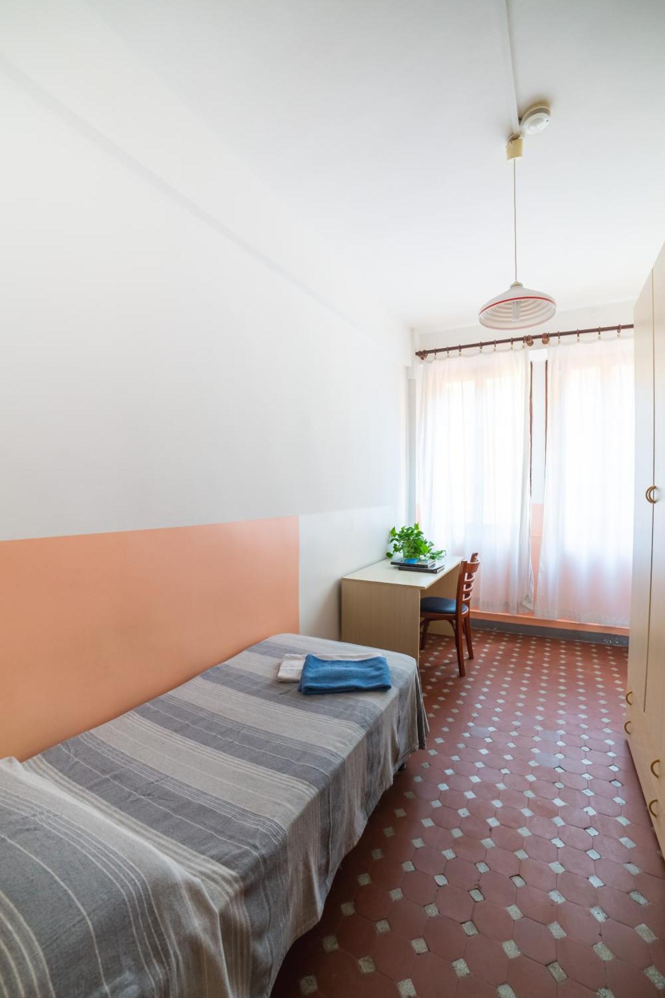 Single Room with Shared Shower, Toilet and Air-Conditioning,1659474805:JPEG