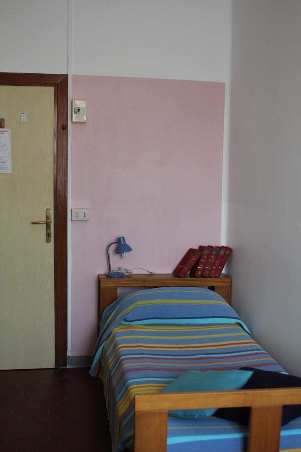 Single Room with Shared Bathroom,665268474:JPEG