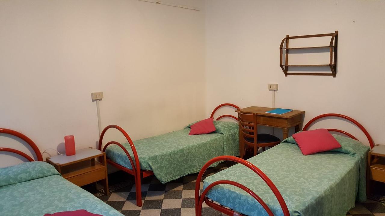 Single Bed in Female Dormitory Room with Shared Bathroom,1365963821:JPEG